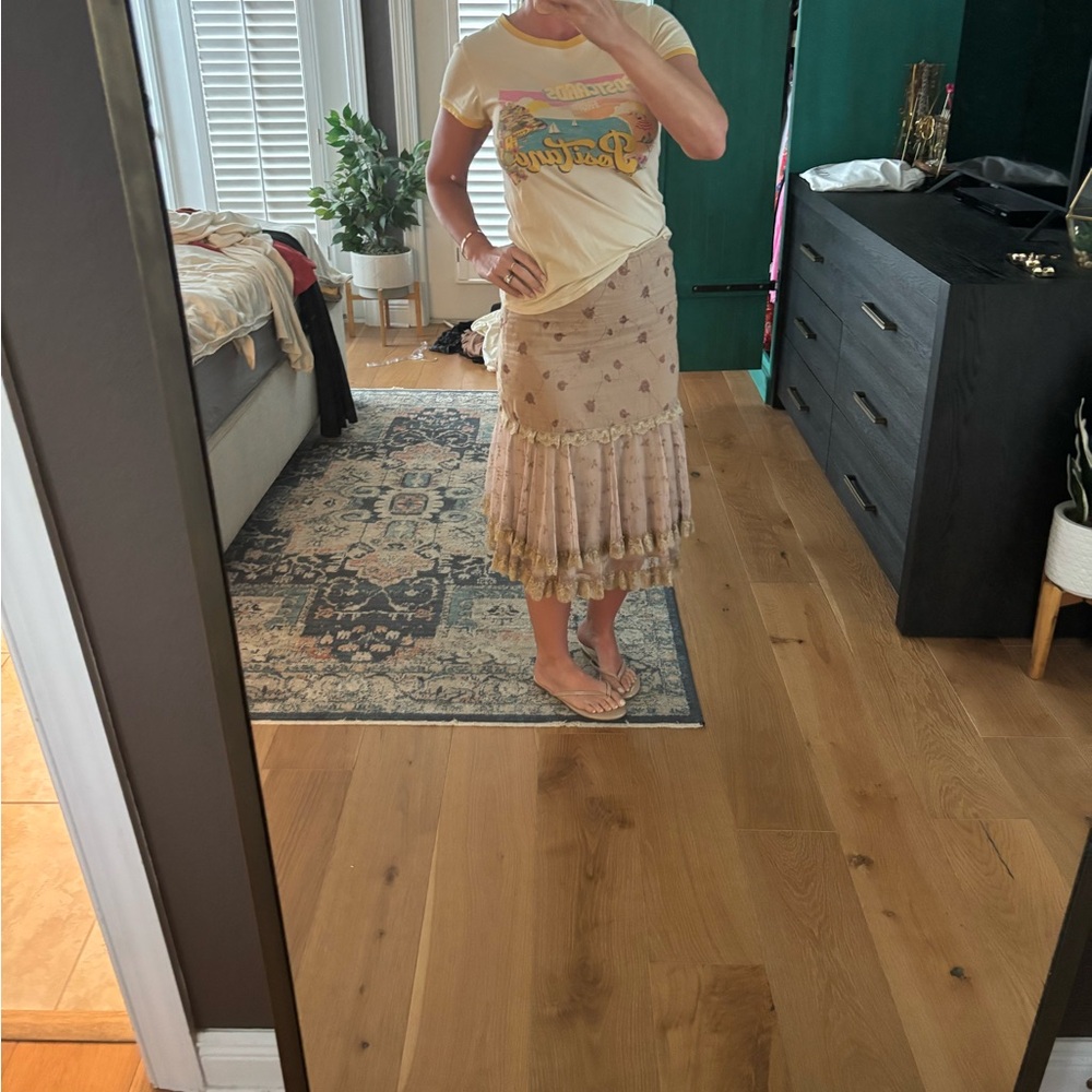 Hazel mauve Lace Tiered Midi Skirt